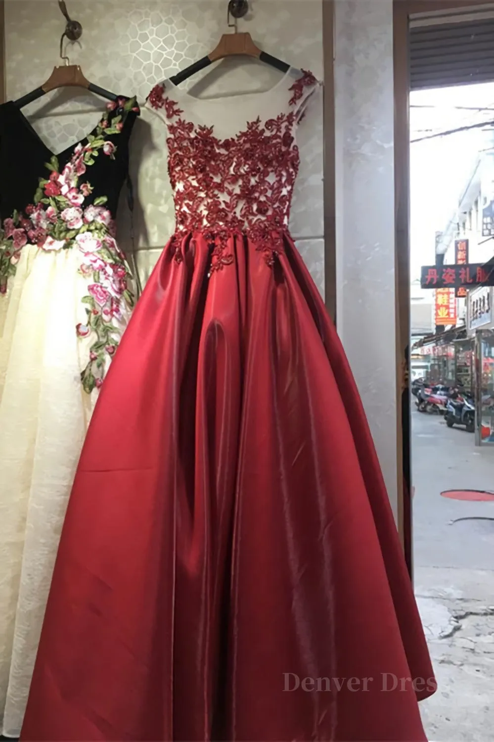 Round Neck Black Lace Floral Long Prom Dress Black Lace Formal Dress with Appliques Black Evening Dress