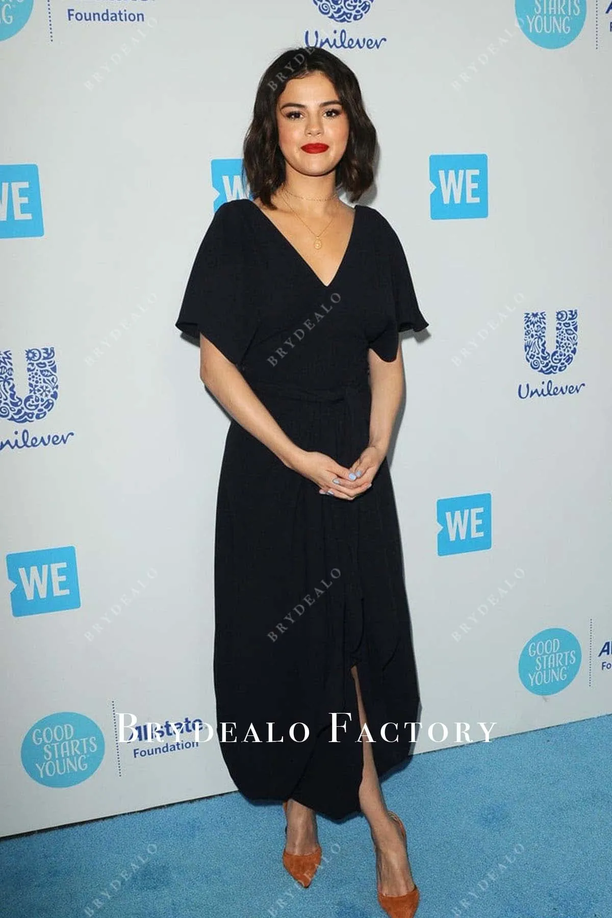 Selena Gomez Dark Navy 2018 WE Day Red Carpet Dress